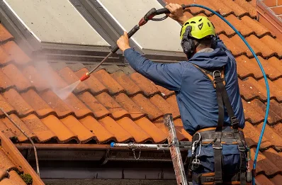Démoussage et hydrofuge de toiture à Fillières